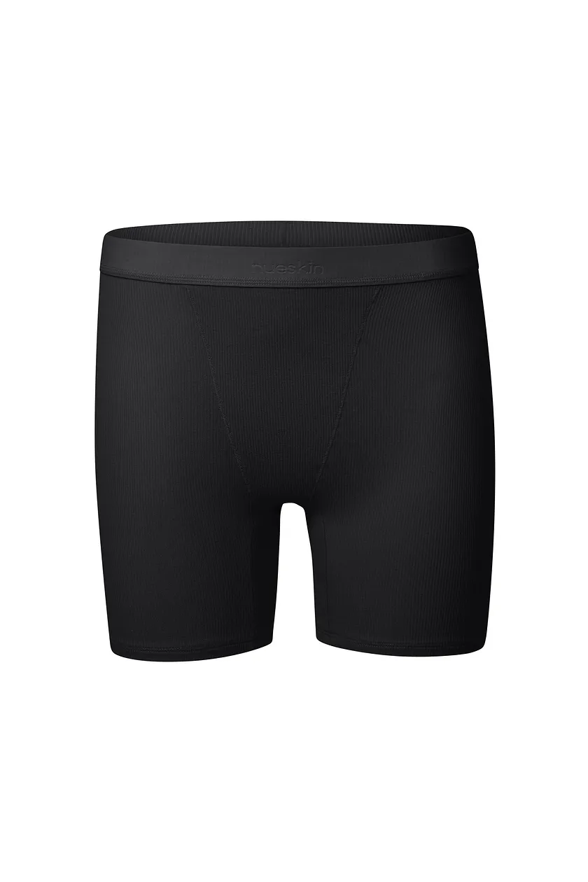 Hena Shortie Black panty bundle Still 3