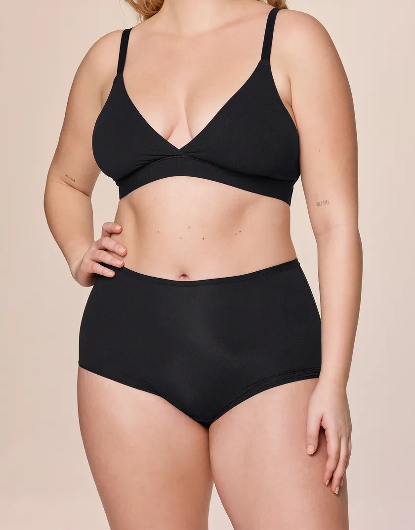 Risa Shortie Black Plus panty bundle Model 2