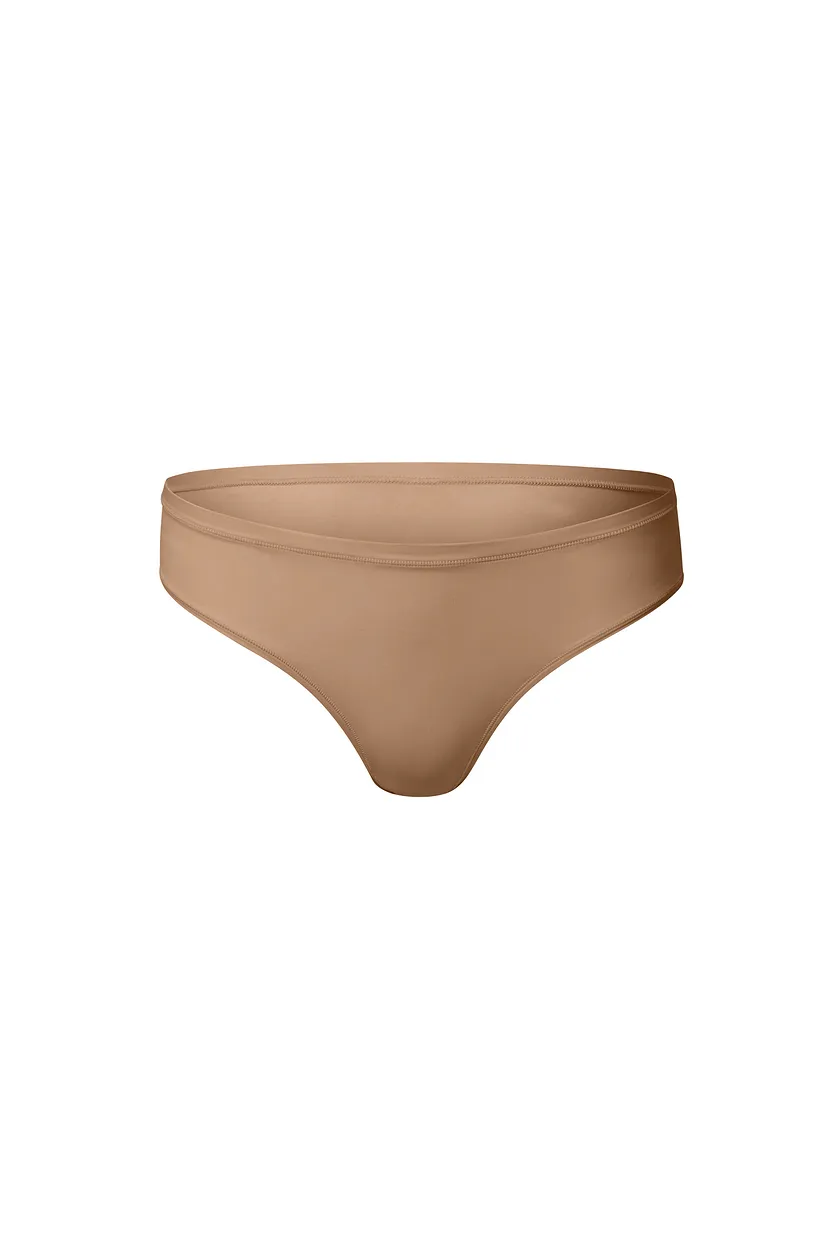 Mora Thong Medium Beige panty bundle Still 3