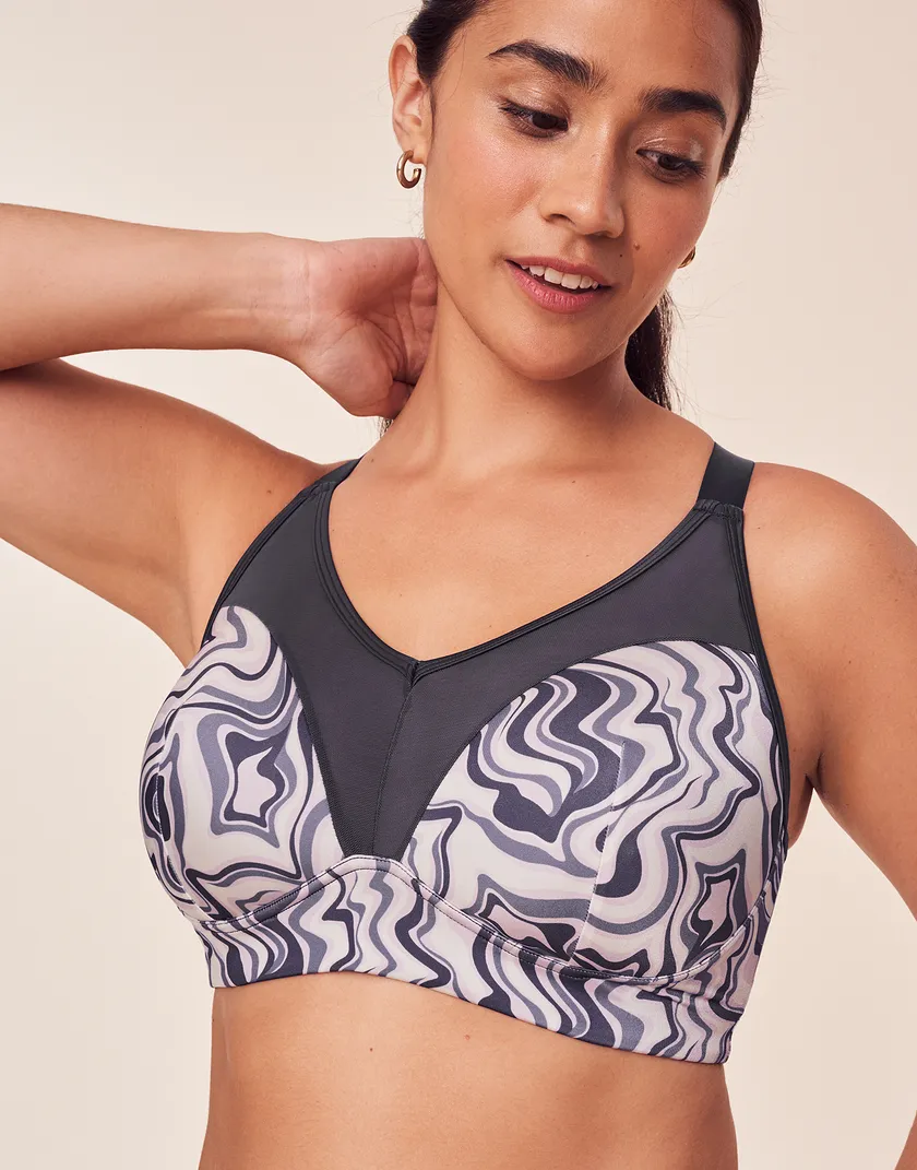 Ariza Tie Dye Gray Plus Contour activewear bundle Model 5