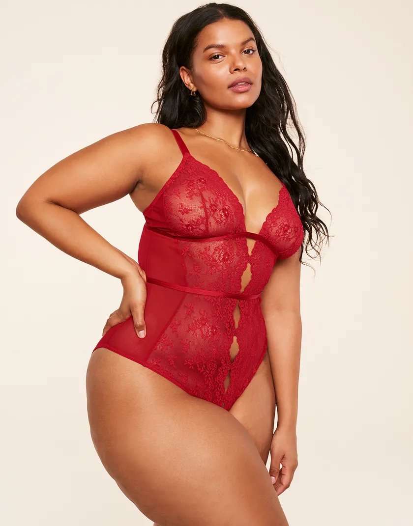 Rosie Dark Red Plus Unlined lingerie bundle Model 2