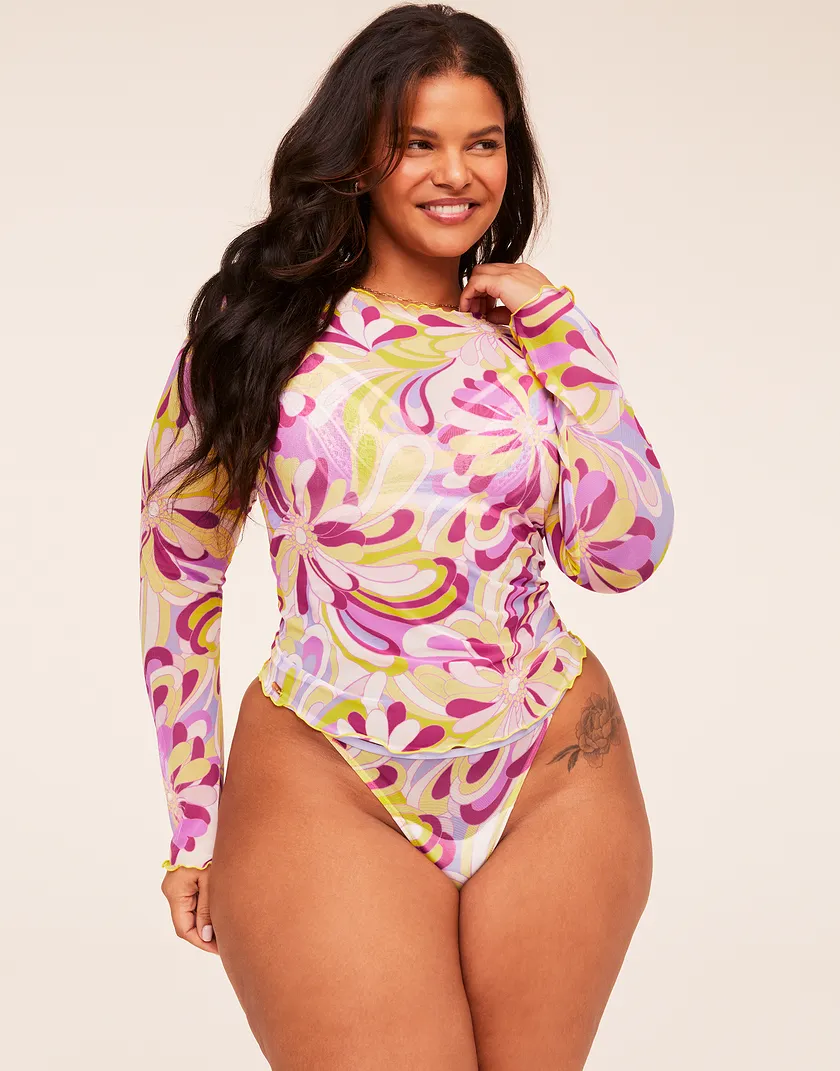 Aubrie Floral Pink Plus lounge bundle Model 1