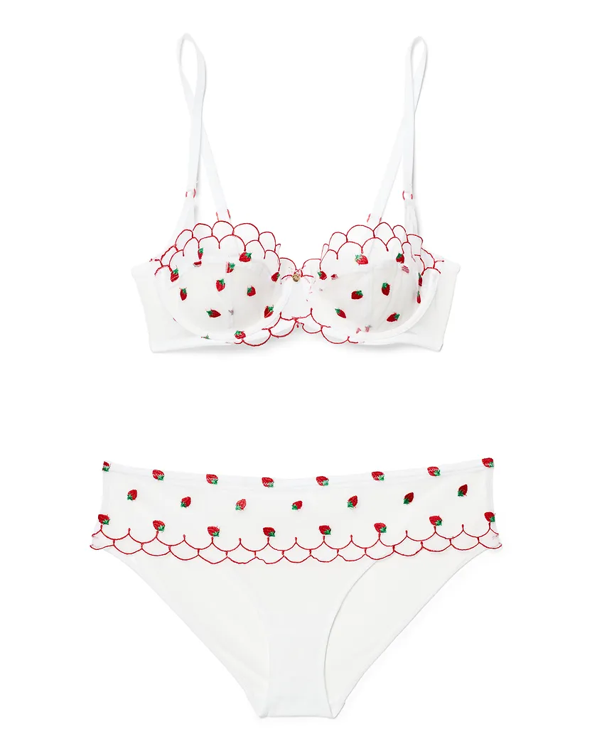 Bettie White 2 Contour bra bundle Still 3