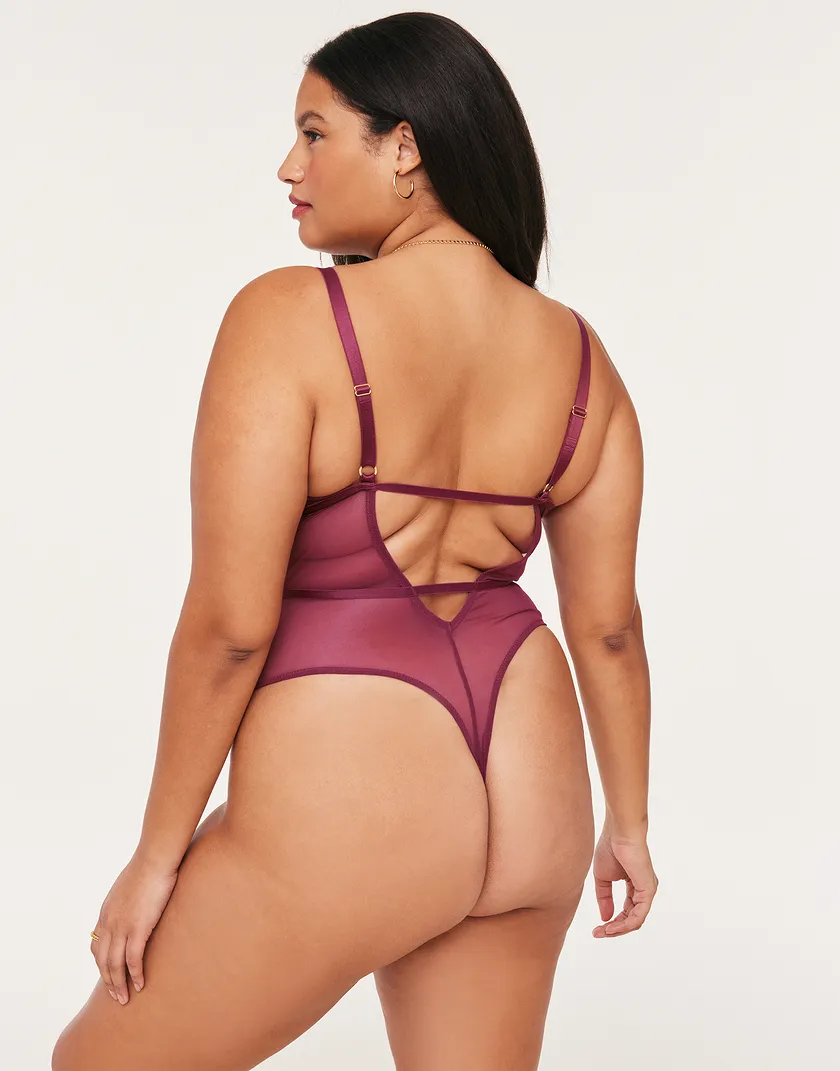 Laylia Dark Red Plus Unlined lingerie bundle Model 6