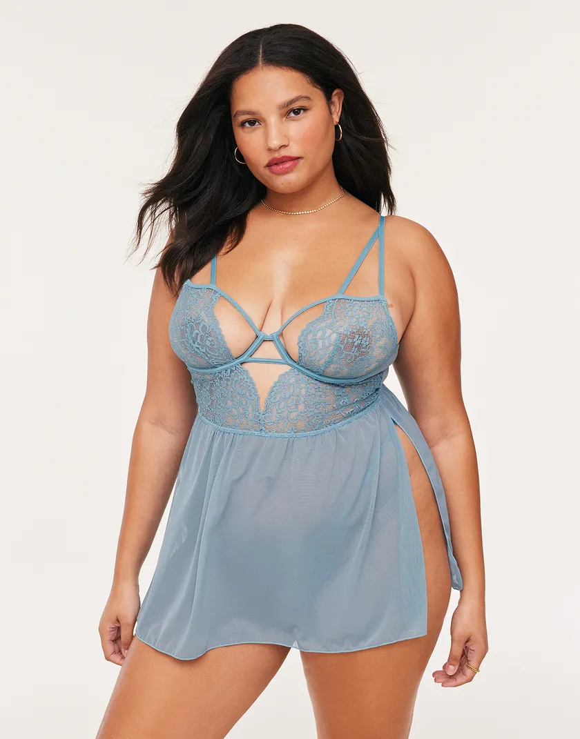 Rae Medium Blue Plus Unlined lingerie bundle Model 2