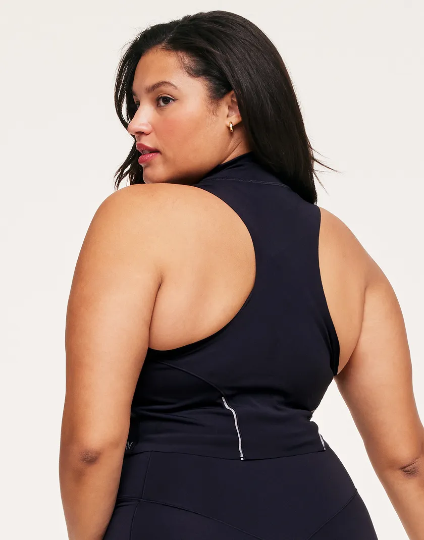 Awaken Reflective Top Black Plus activewear bundle Model 4