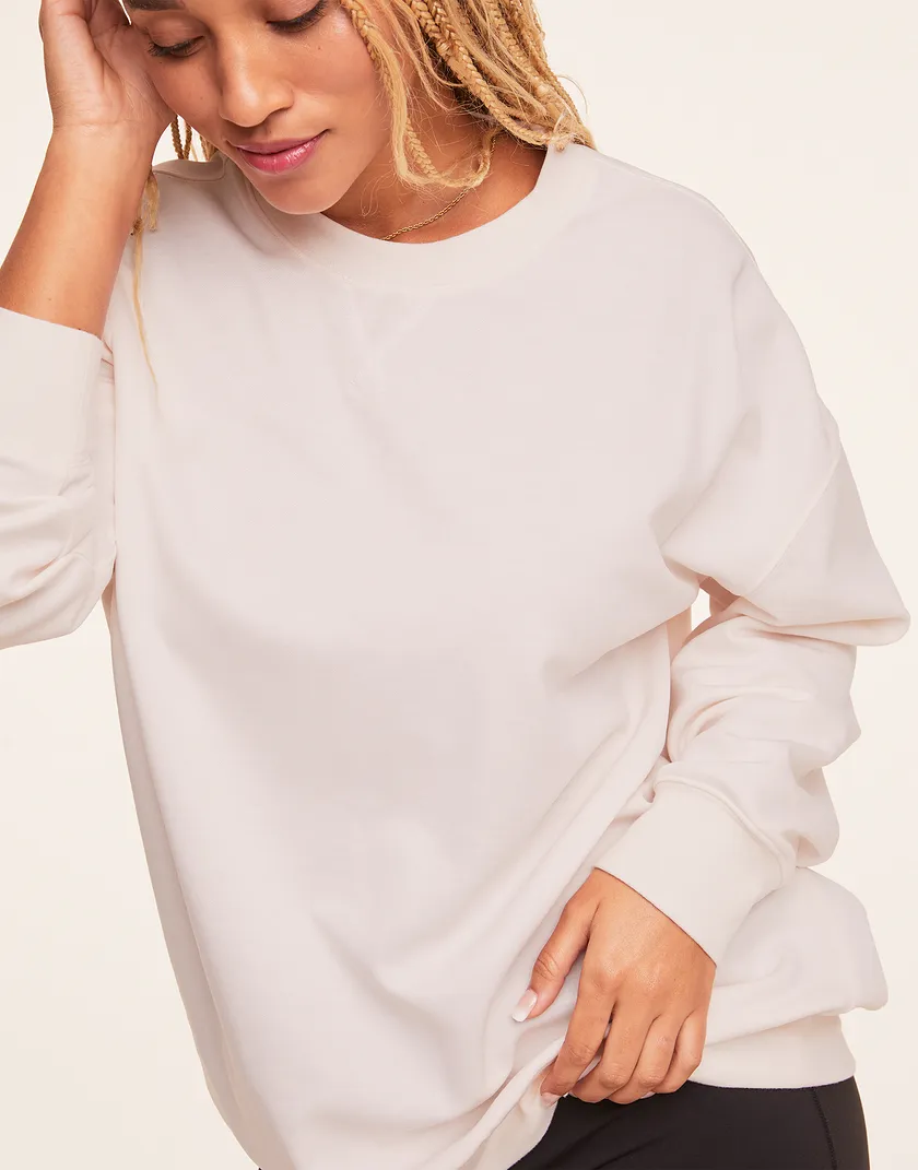 Autumn White lounge bundle Model 4