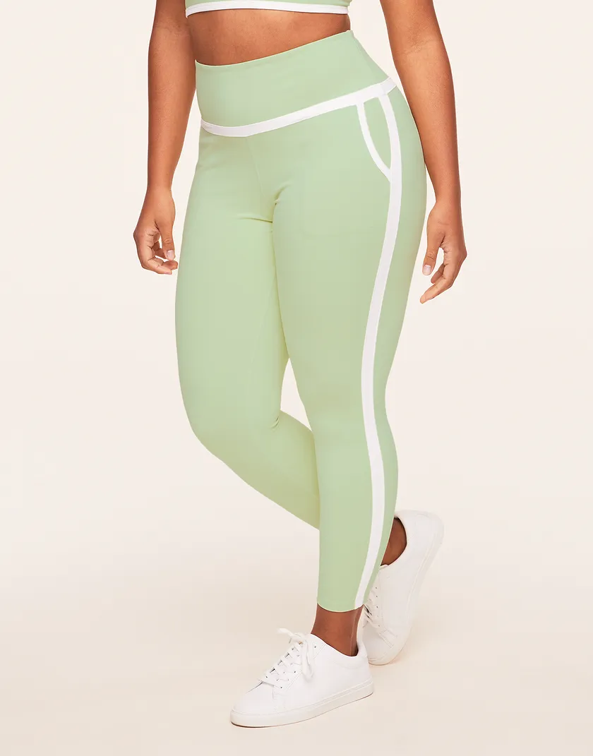 Tori Legging Light Green Plus activewear bundle Model 2