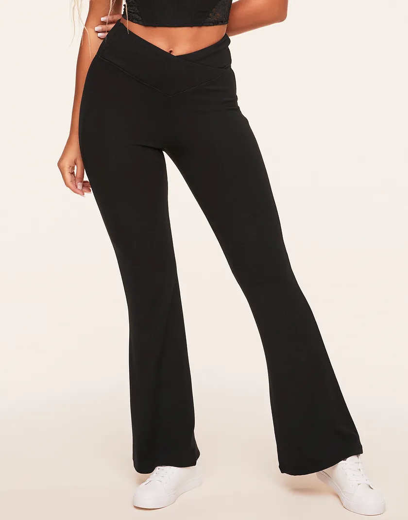 Donna Black lounge bundle Model 1