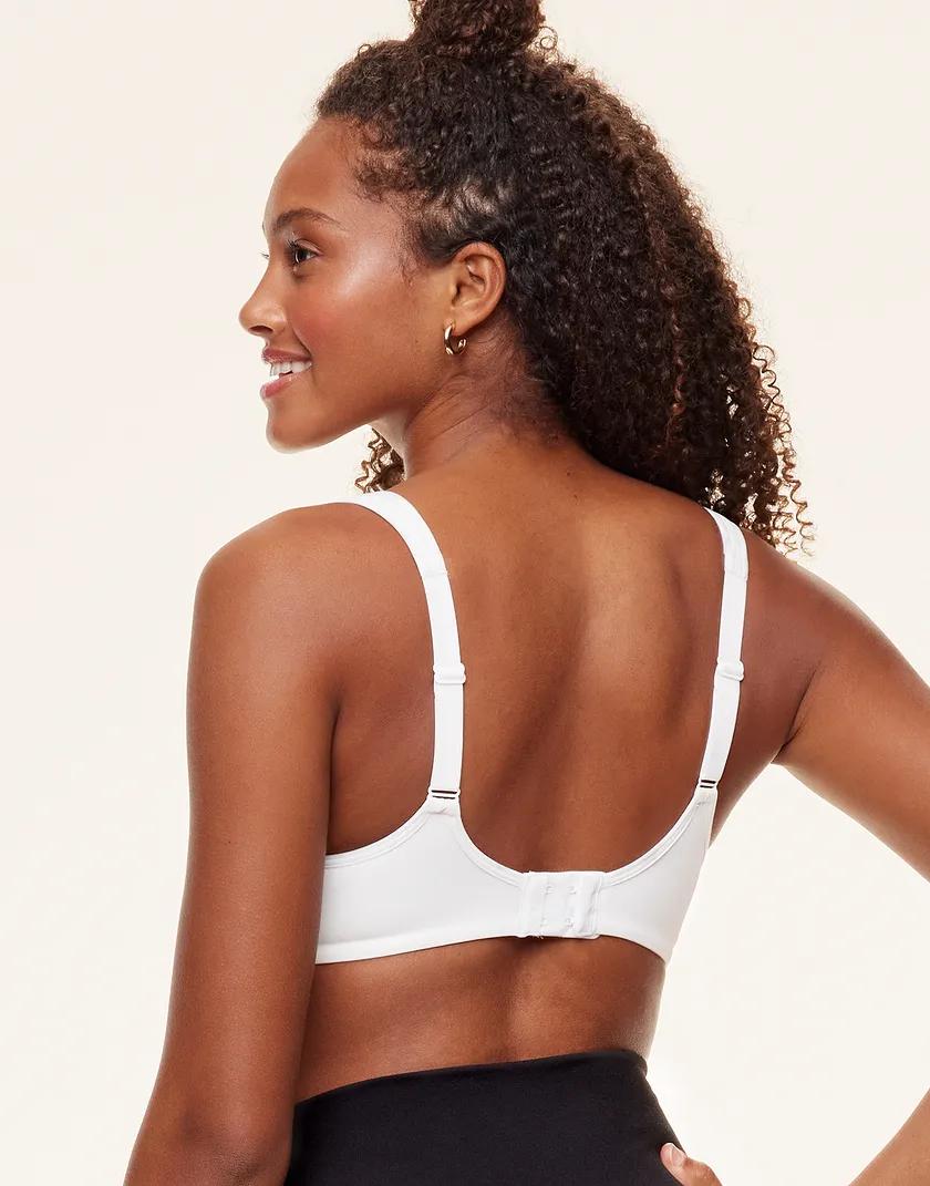 Maho White Contour activewear bundle Model 6
