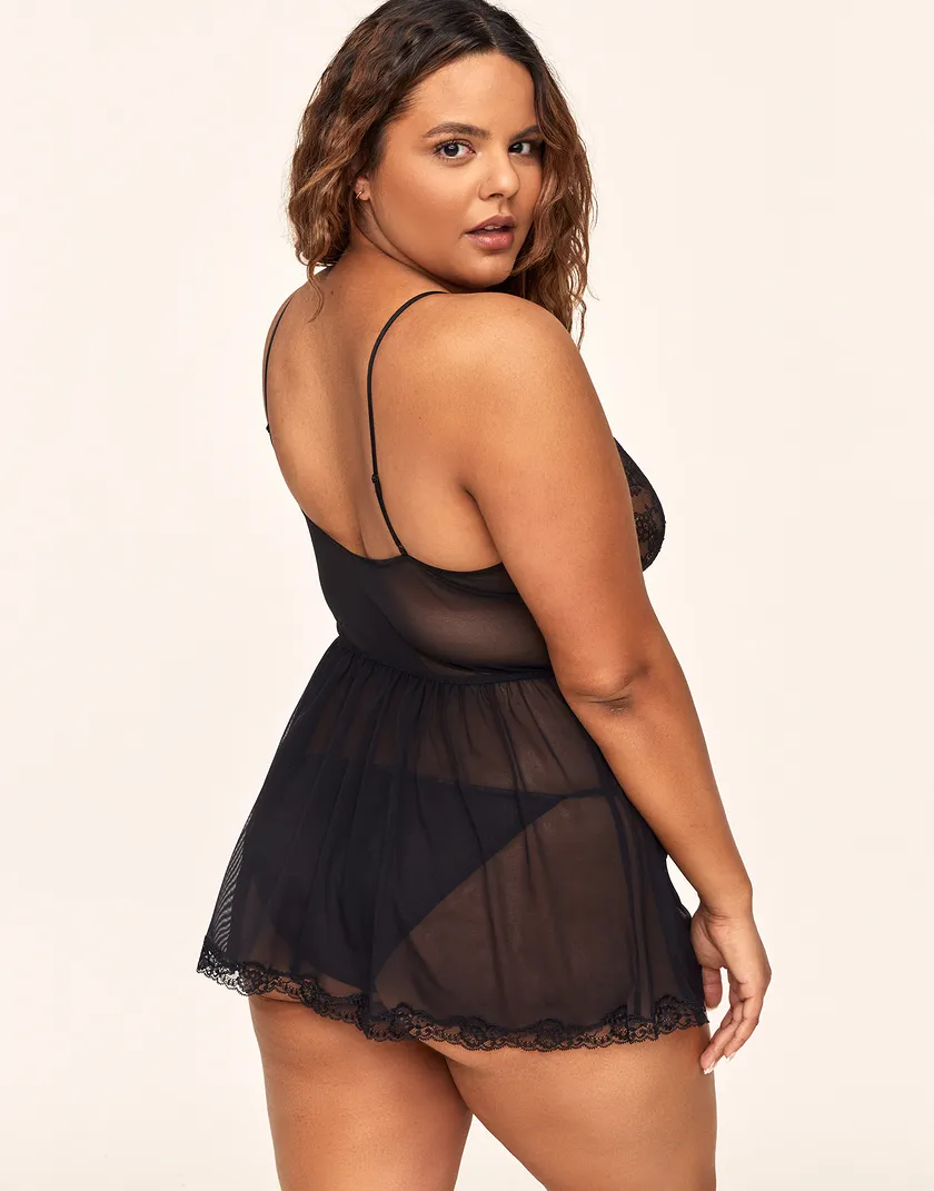 Yolandi Black Plus Unlined lingerie bundle Model 2