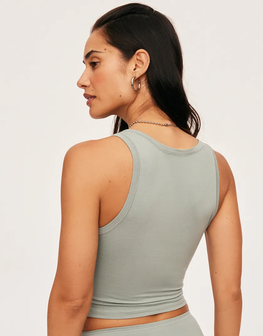 Jolene Green activewear bundle Model 5