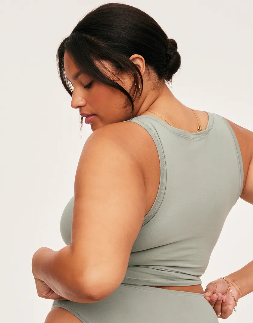 Jolene Green Plus activewear bundle Model 4