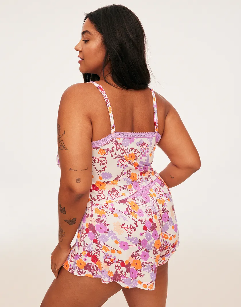 Lila Floral White Plus sleepwear bundle Model 6