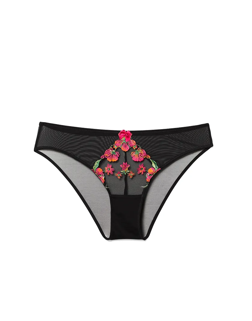 Daphne Bikini Black panty bundle Still 3