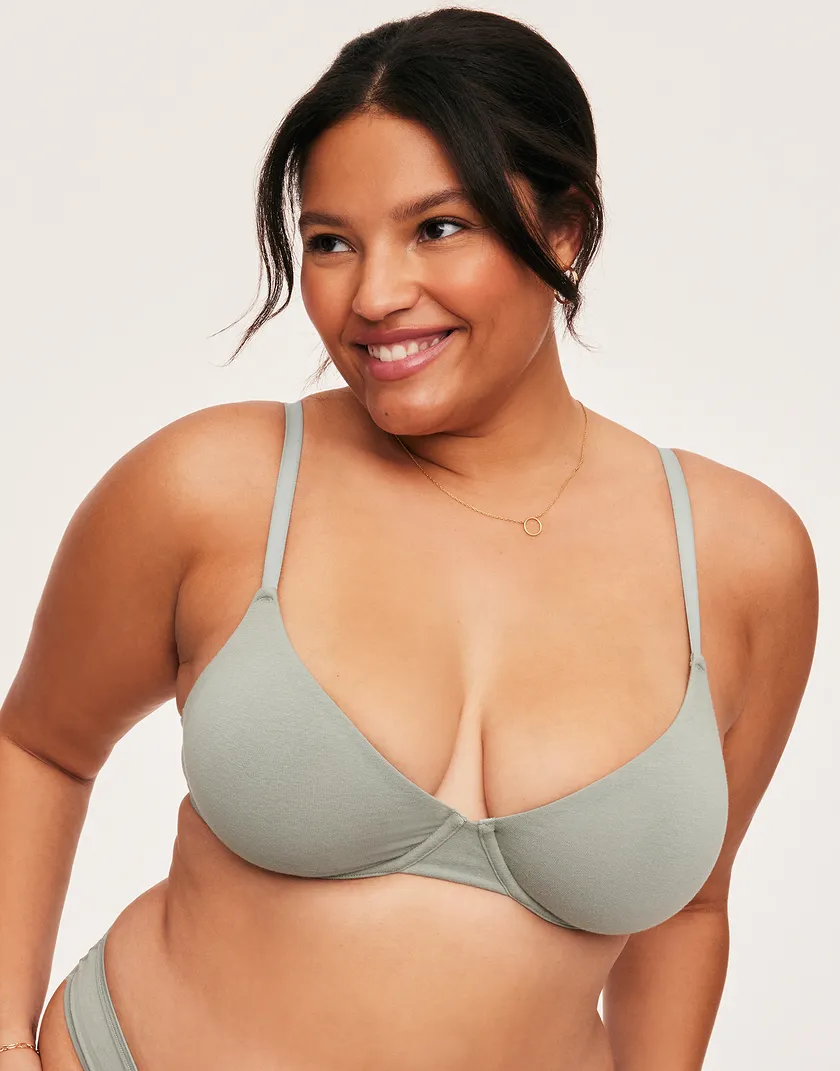 Joelle Green Plus Contour bra bundle Model 2