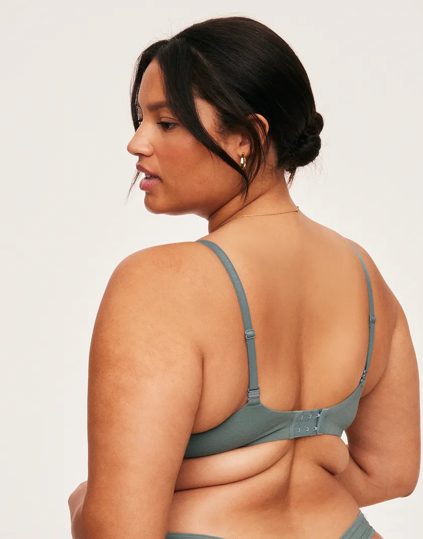 Joelle Blue Plus Contour bra bundle Model 4
