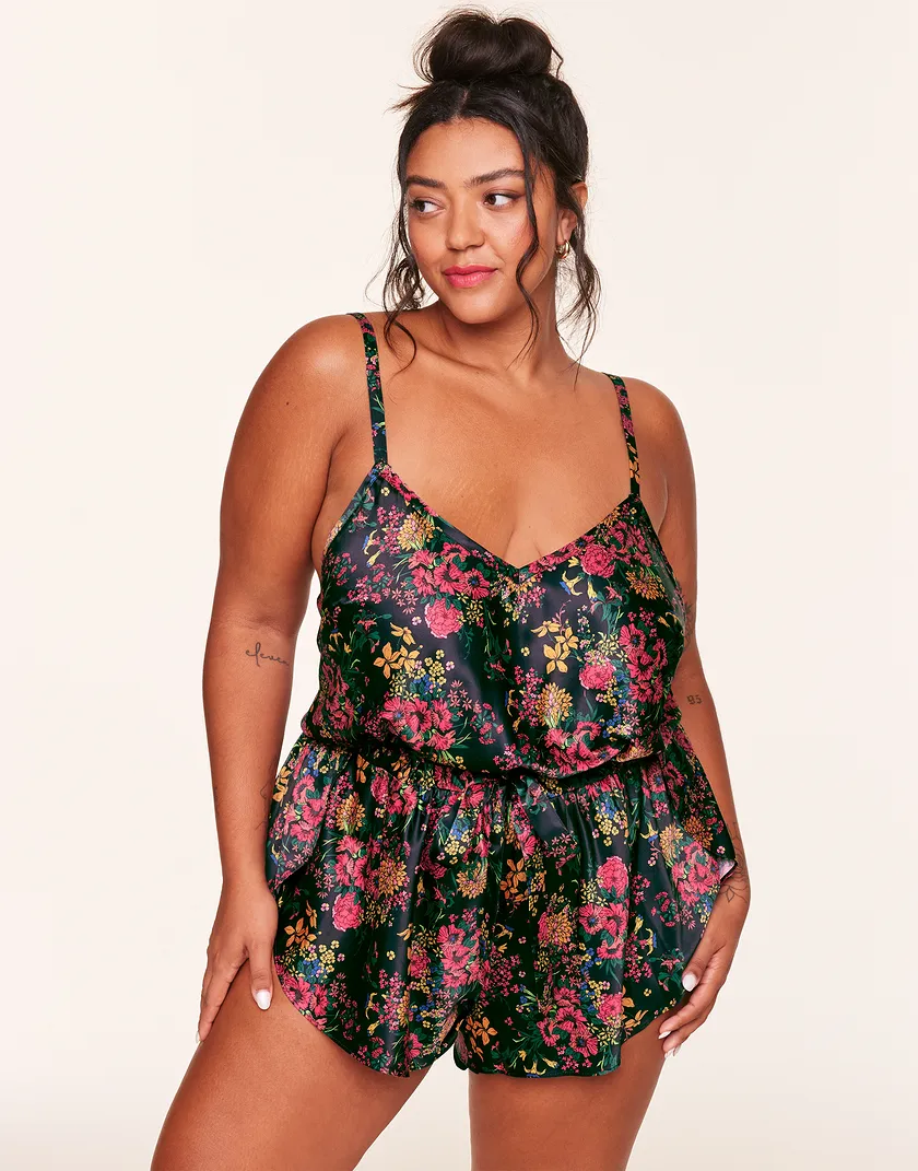 Kami Floral Black Plus lingerie bundle Model 2