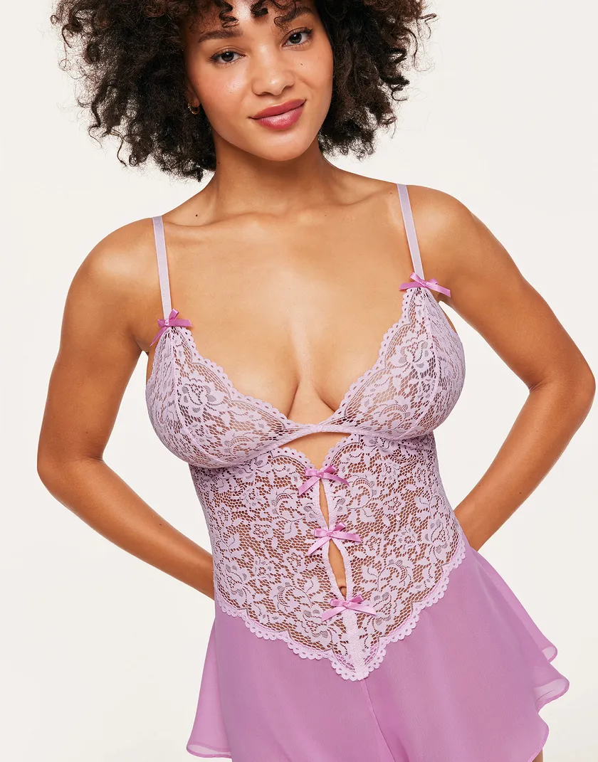 Odessa Medium Pink lingerie bundle Model 3