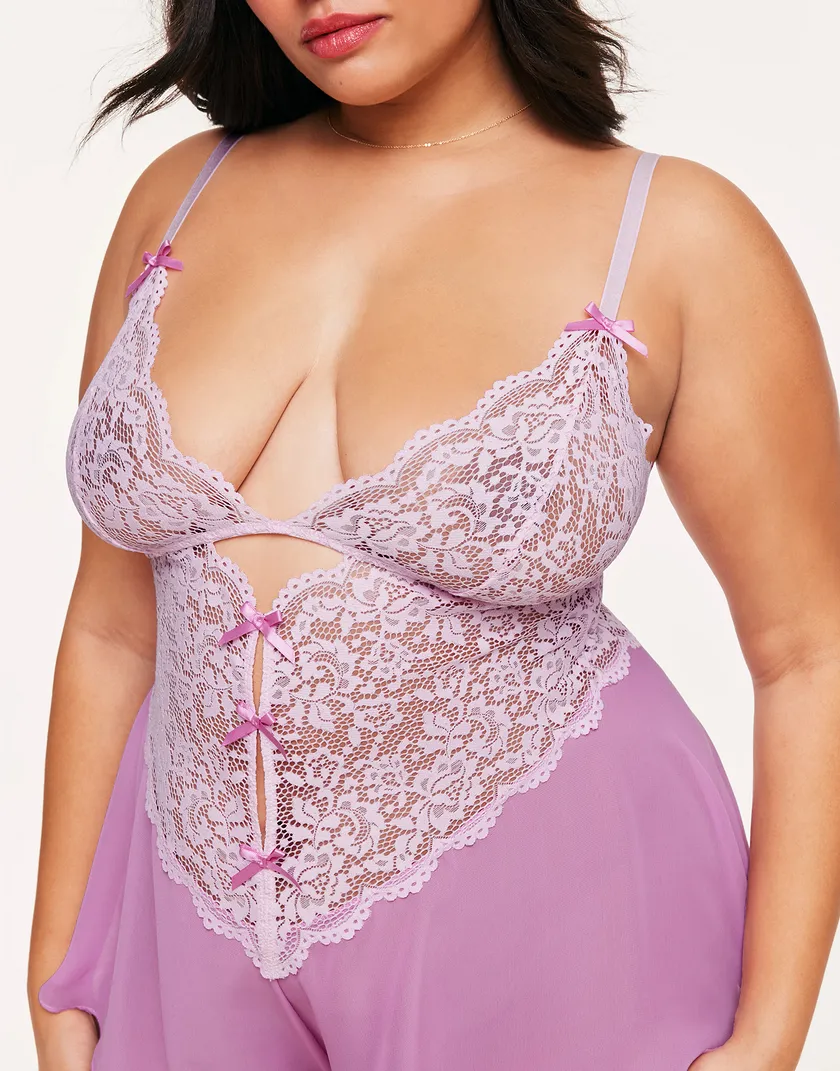 Odessa Medium Pink Plus Unlined lingerie bundle Model 3