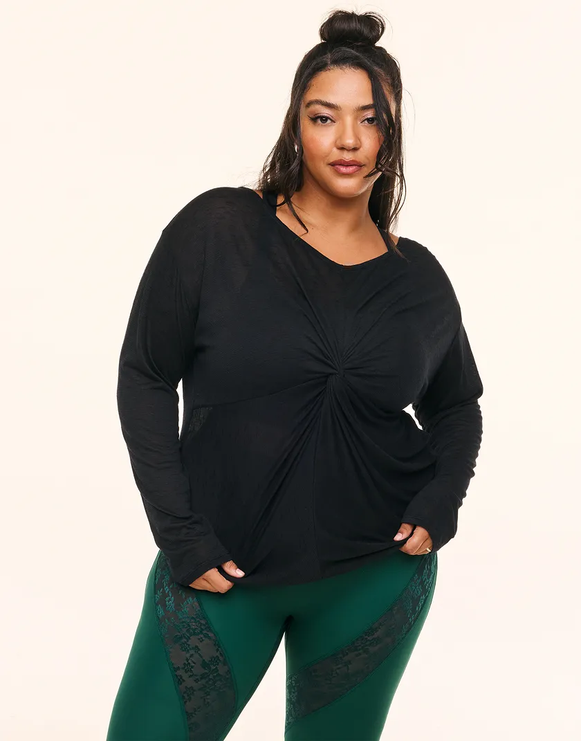 Mallory Black Plus activewear bundle Model 2
