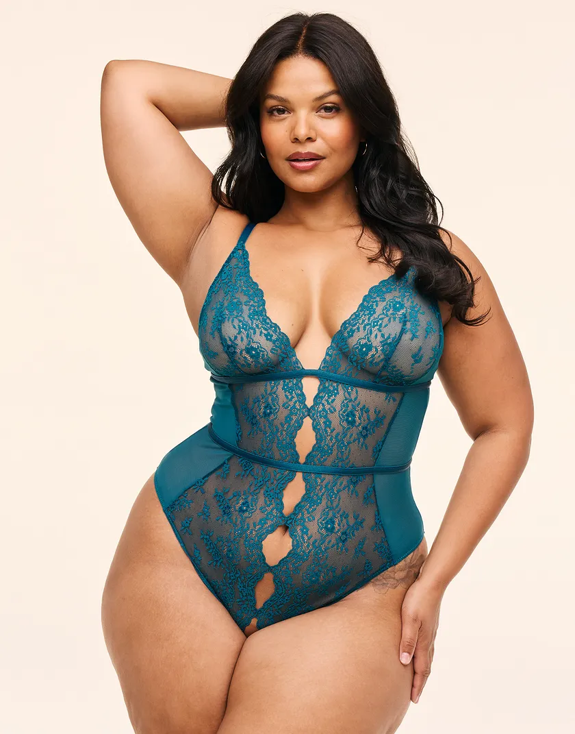 Rosie Dark Blue Plus Unlined lingerie bundle Model 2