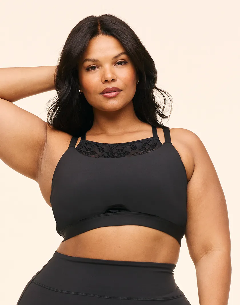 Mari Black Plus Contour activewear bundle Model 2
