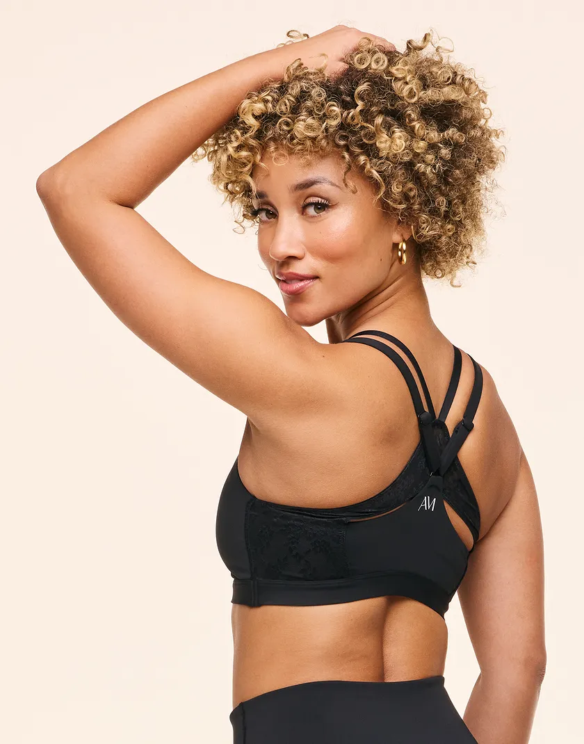 Mari Black Contour activewear bundle Model 6