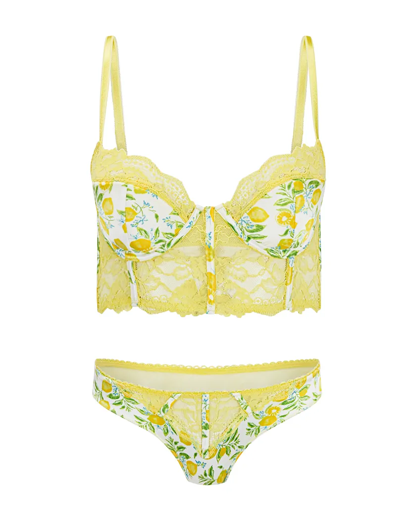 Lisette Novelty White 2 Contour bra bundle Still 3