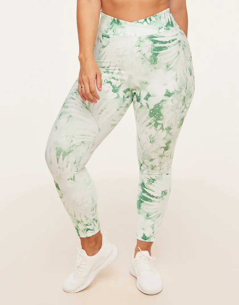 Lotus Crossover Legging Tropical Green Plus activewear bundle Model 1
