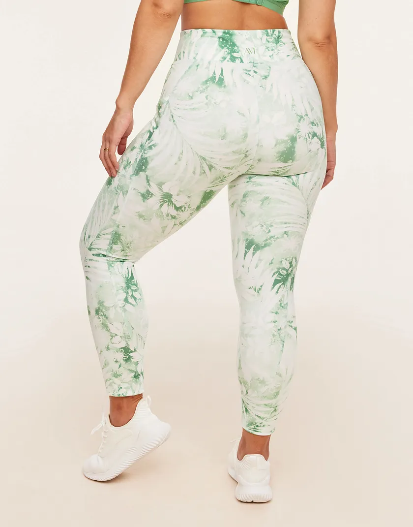 Lotus Crossover Legging Tropical Green Plus activewear bundle Model 6