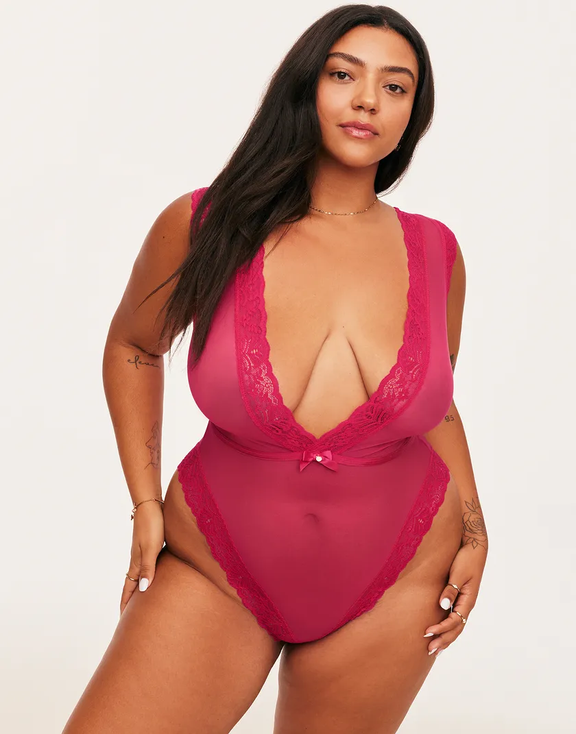 Amanda Dark Pink Plus Unlined lingerie bundle Model 2