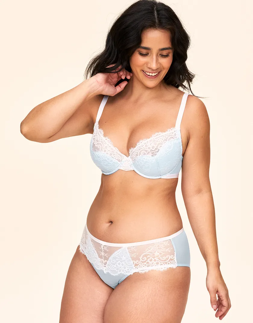 Evelyn White 2 Plus Unlined bra bundle Model 4