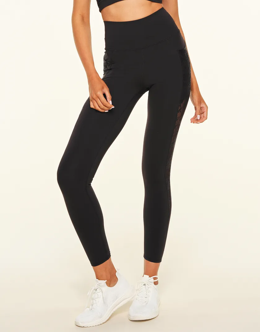 Deanna Black activewear bundle Model 4