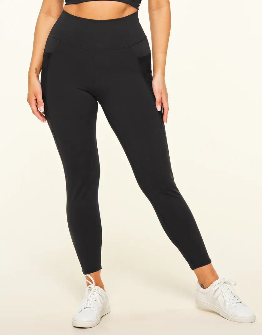 Deanna Black Plus activewear bundle Model 5