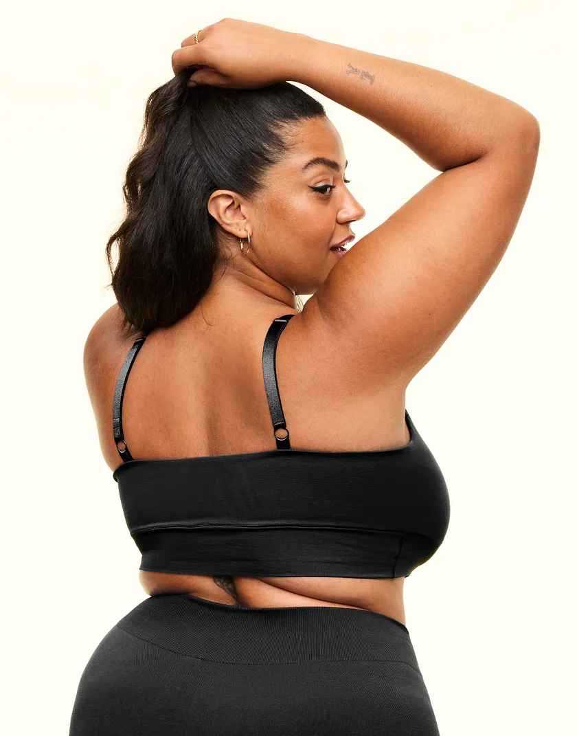 The Everyday Bralette Black Plus Contour bra bundle Model 5