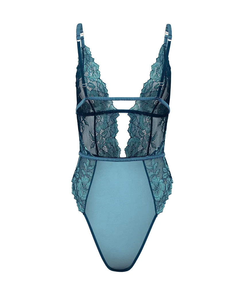 Calissa Dark Blue 2 Plus lingerie bundle Still 5