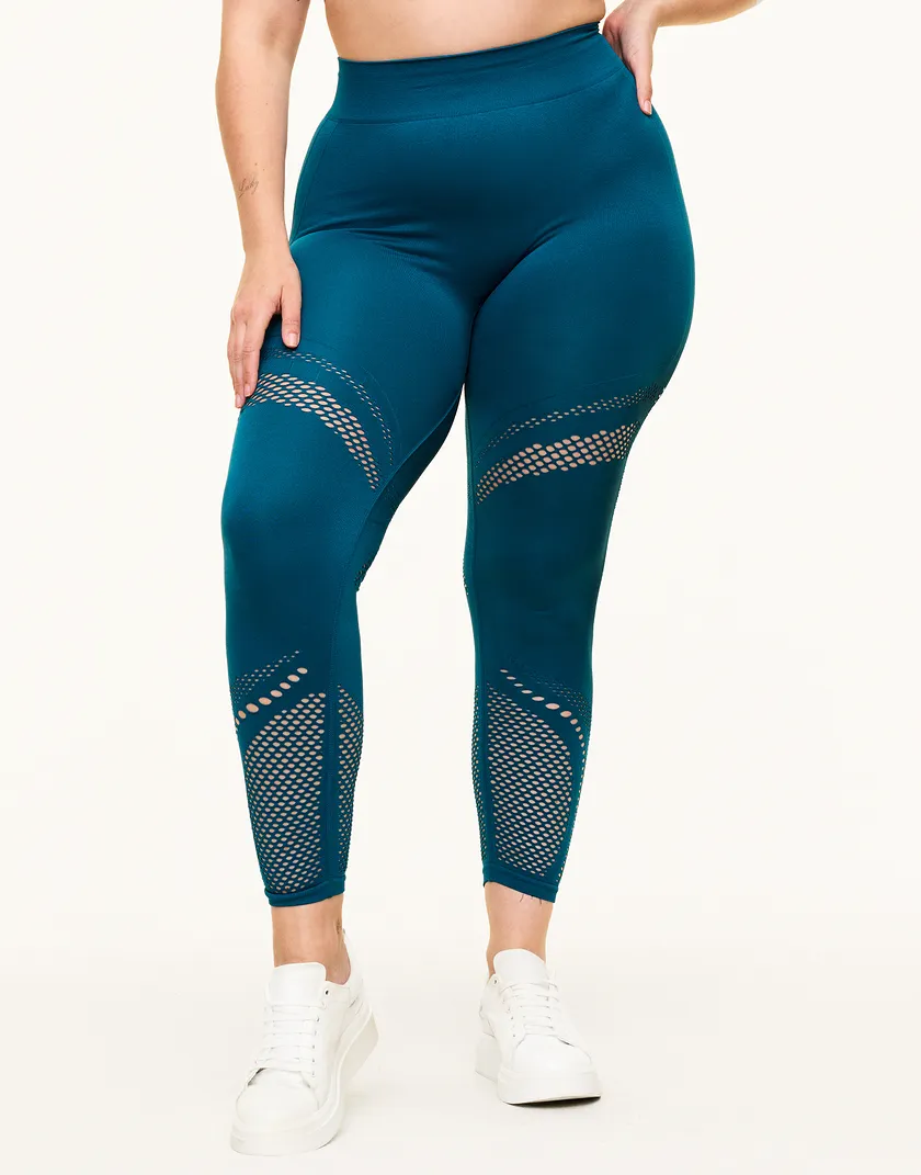 Skylar Seamless Legging Dark Blue 2 Plus activewear bundle Model 4