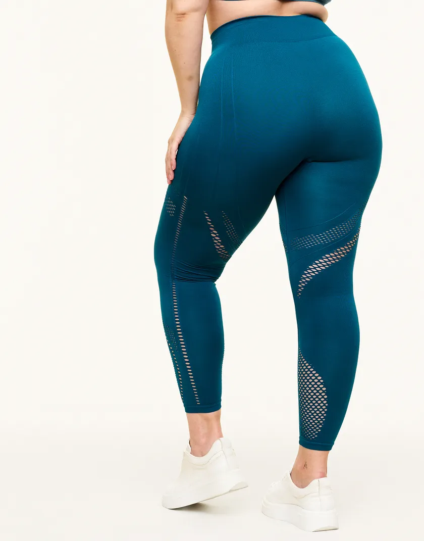 Skylar Seamless Legging Dark Blue 2 Plus activewear bundle Model 6