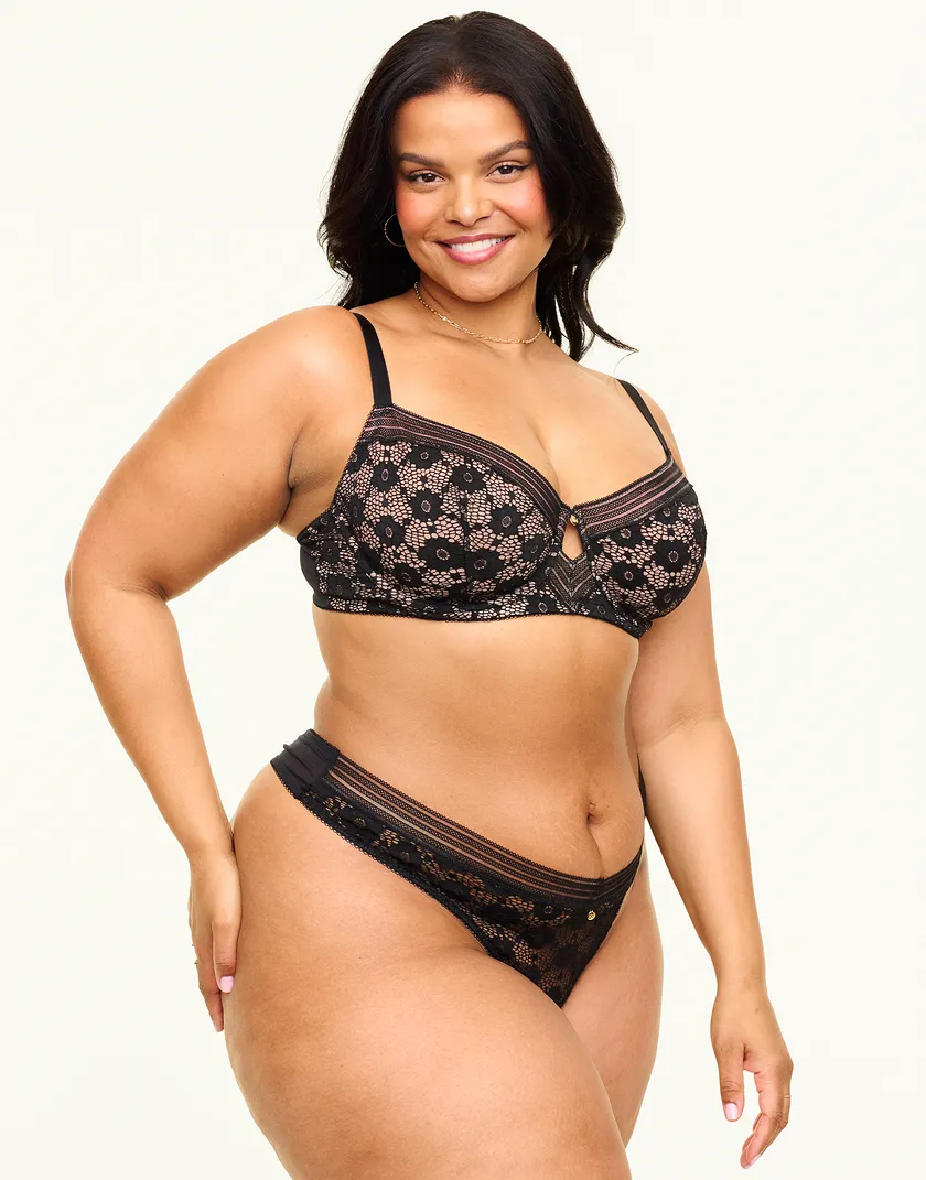Nolie Black 2 Plus Unlined bra bundle Model 1