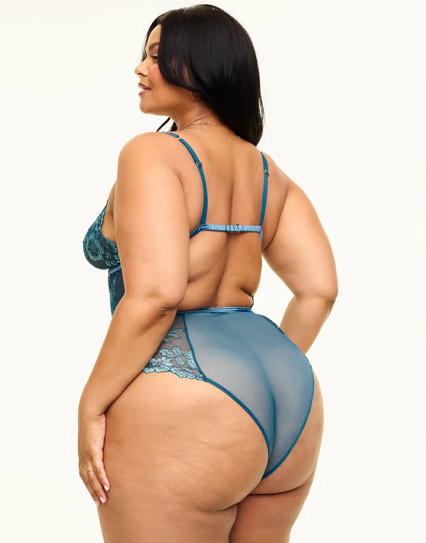 Calissa Dark Blue 2 Plus lingerie bundle Model 4