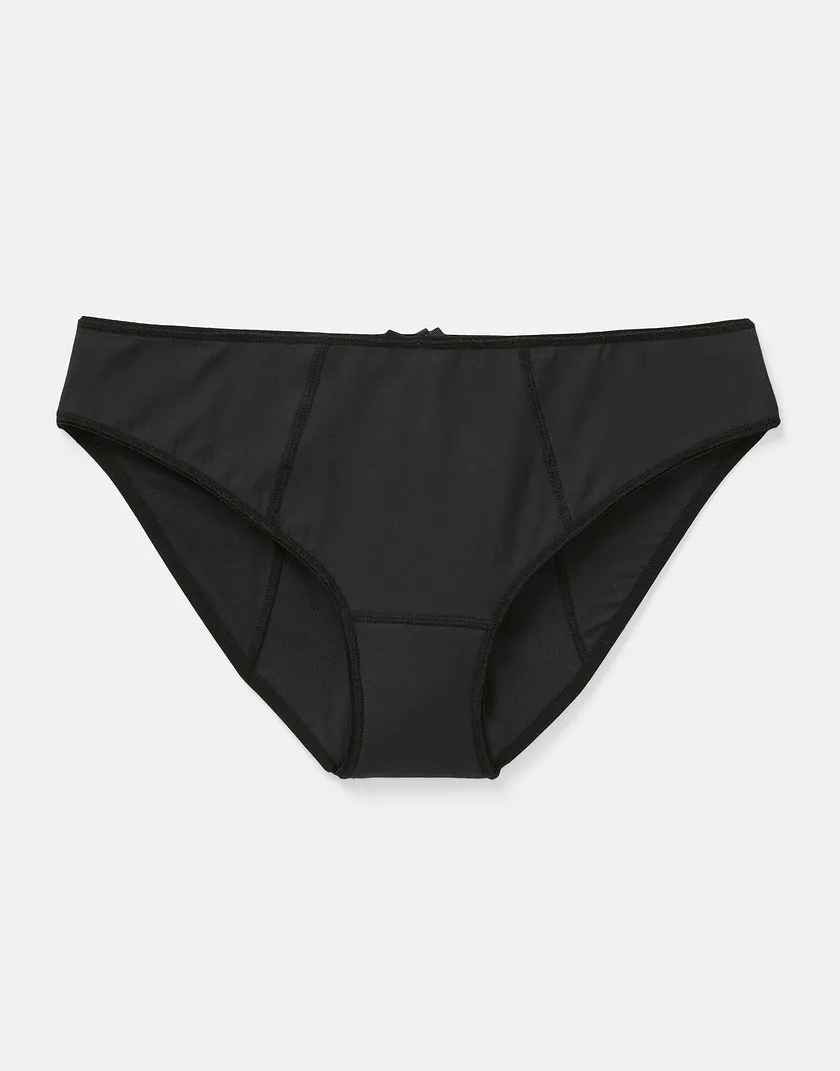 Emma Bikini Black panty bundle Still 2