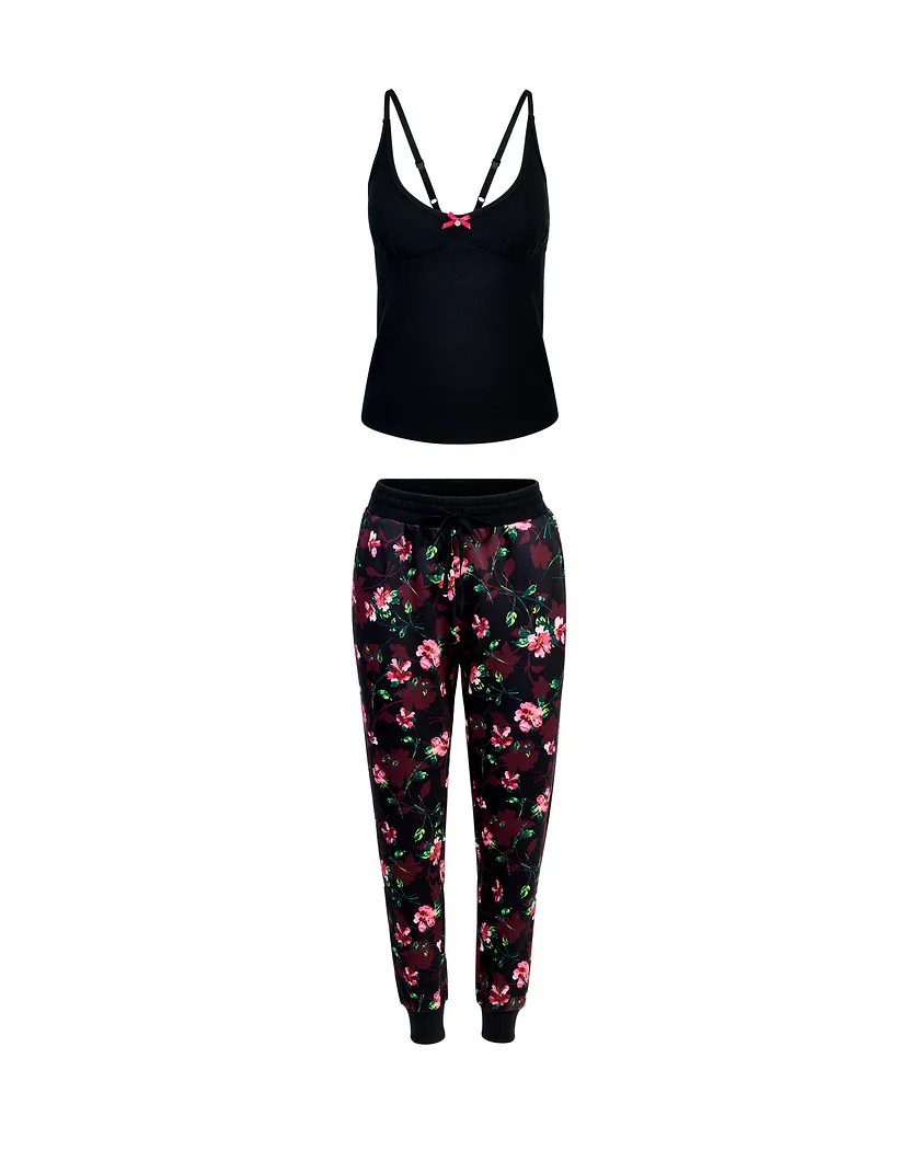 Kaiden Black lounge bundle Still 3