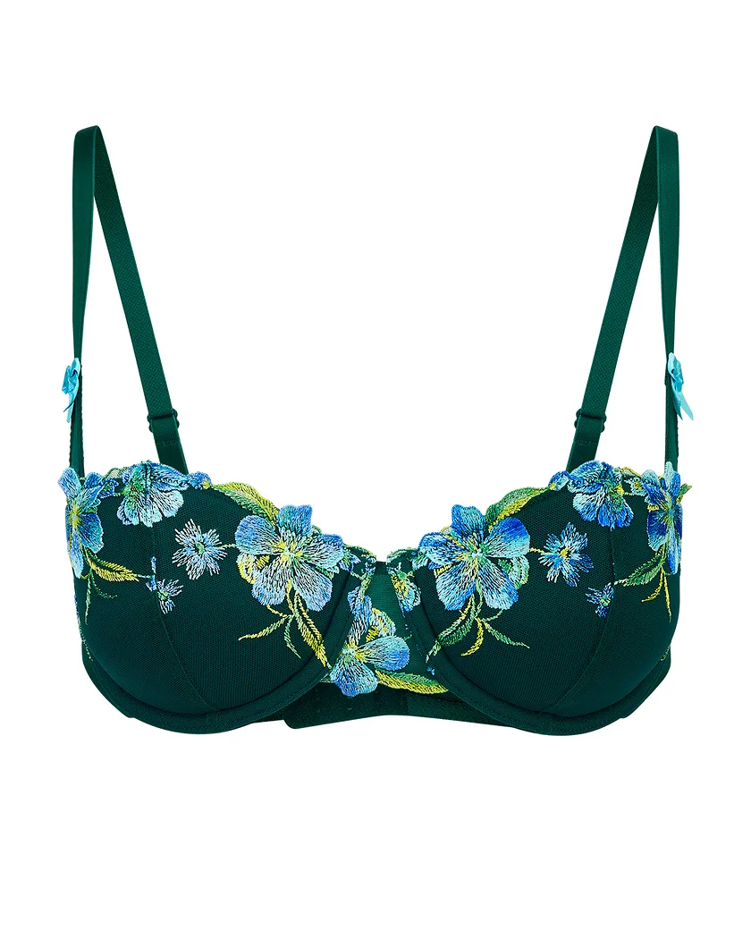 Daphne Floral Green 4 Plus Contour bra bundle Still 3