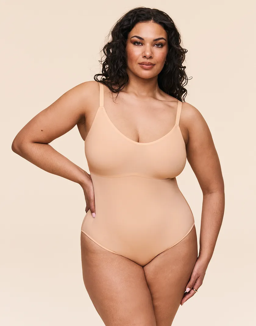 Vanesse Light Beige Plus shapewear bundle Model 2