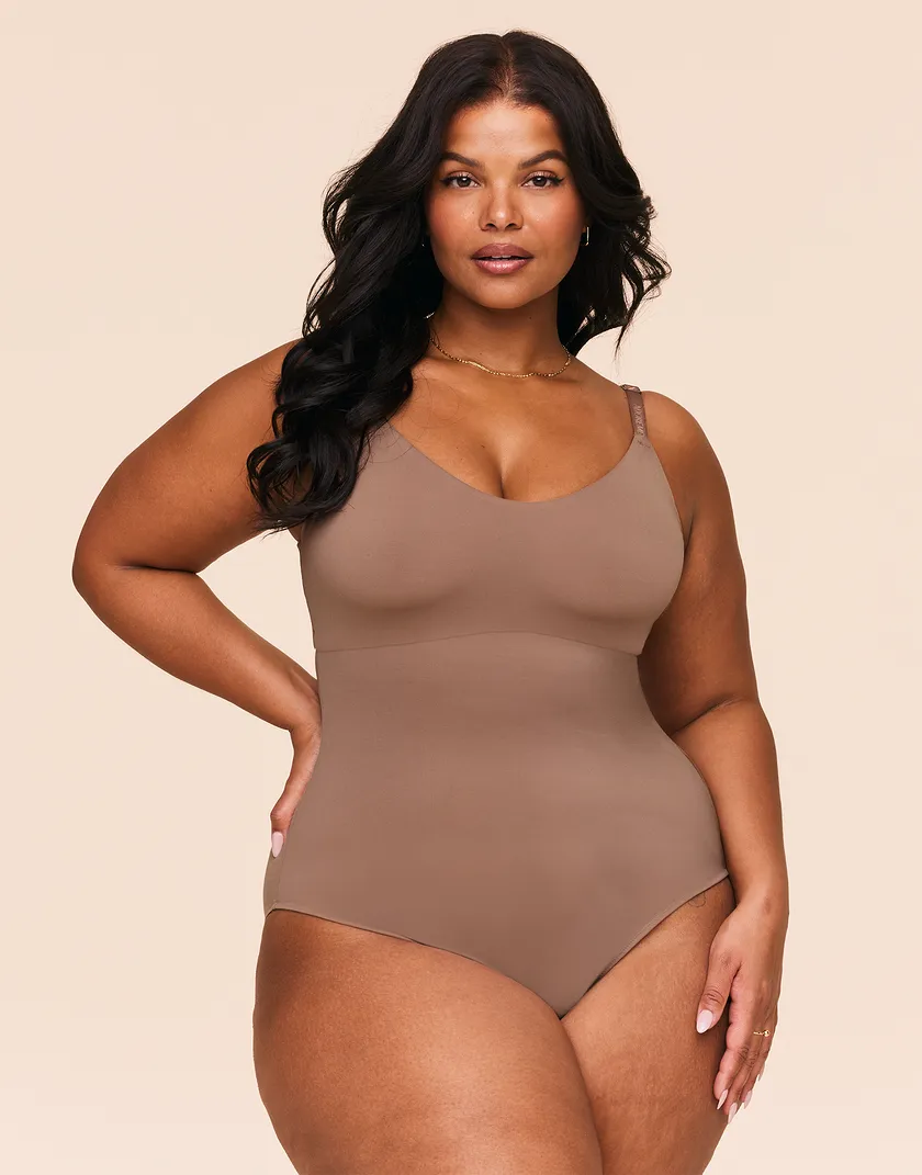 Vanesse Medium Beige Plus shapewear bundle Model 2