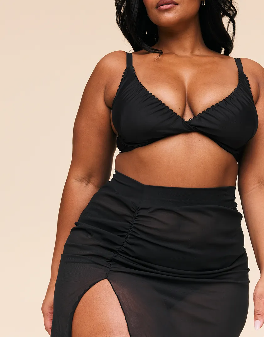 Nirina Black Plus swimwear bundle Model 5