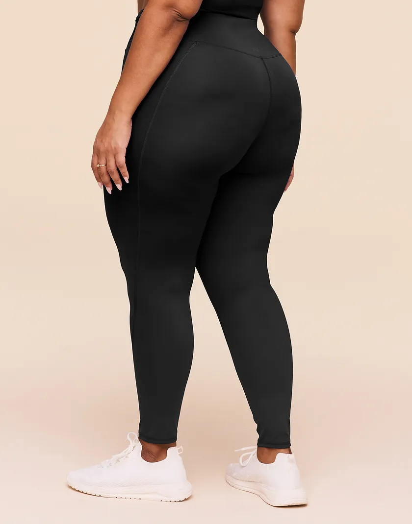 Nebula Ruched Legging Black Plus activewear bundle Model 4