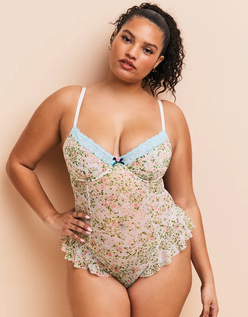 Brie Floral White 2 Plus Unlined lingerie bundle Model 2