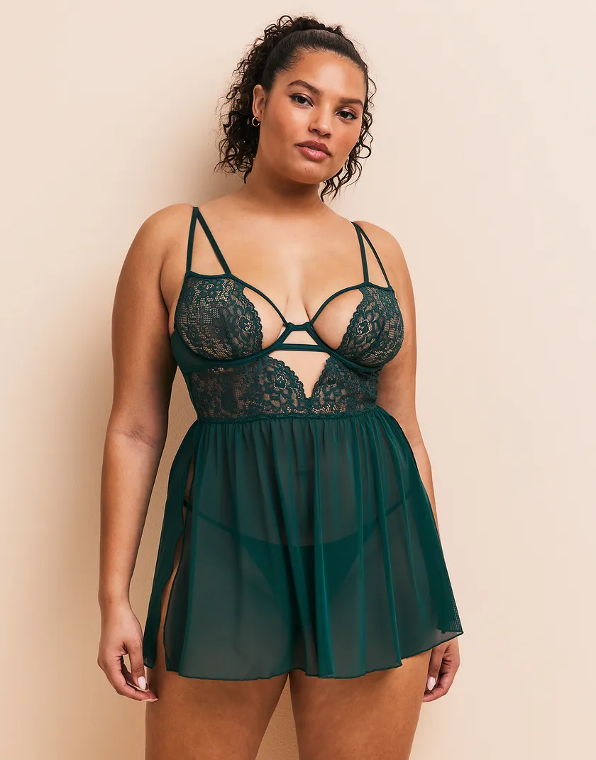 Rae Dark Green Plus Unlined lingerie bundle Model 2